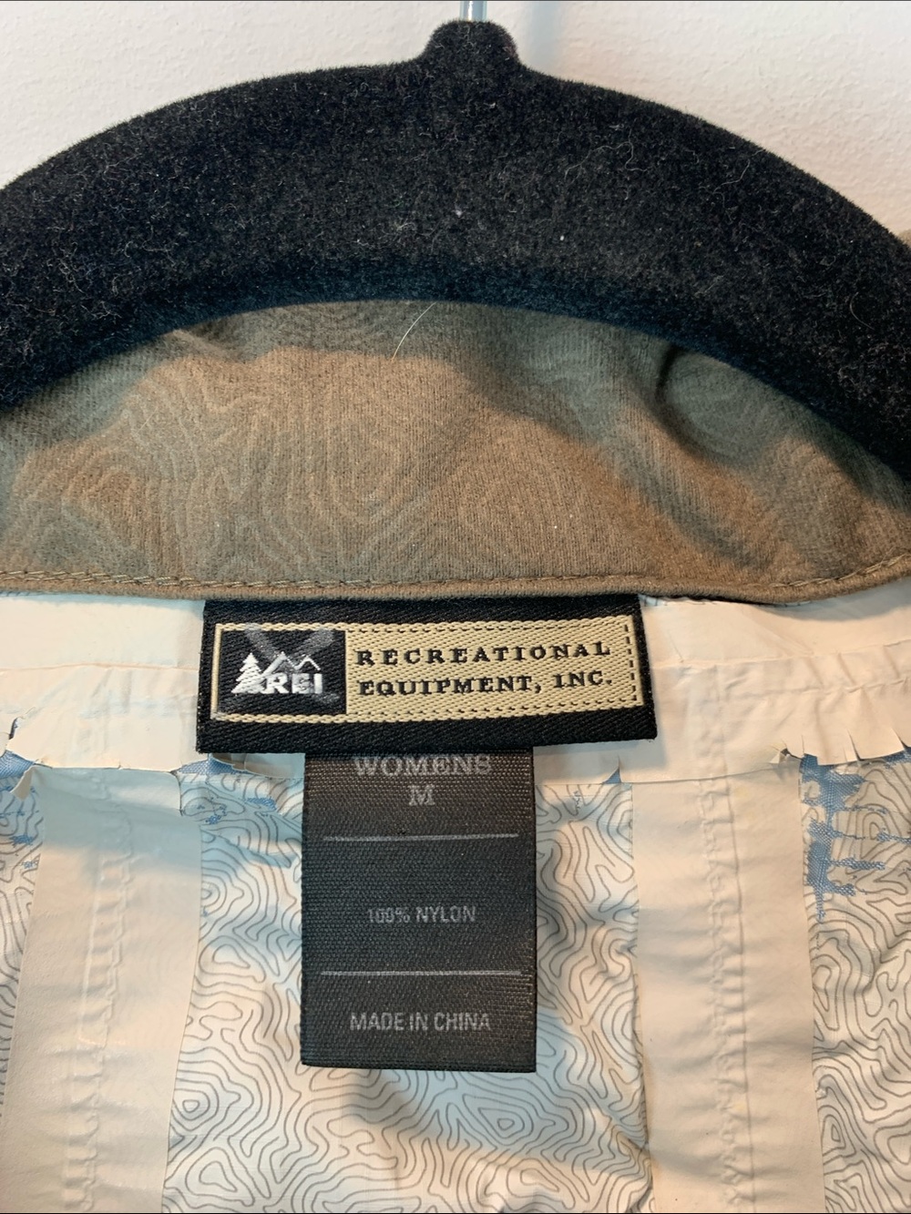 REI blue Raincoat sz M * flawed* hiking biking running camping outdoor canoeing - Picture 2 of 10